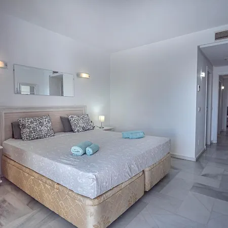 The Perfect Location Apartment *