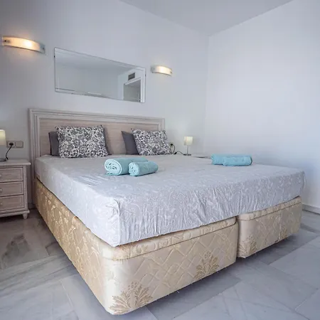 The Perfect Location Apartment *